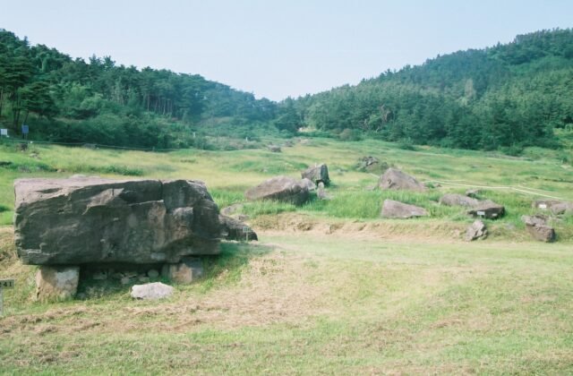 高敞支石墓群散布於綠草原與森林山腳的世界遺產