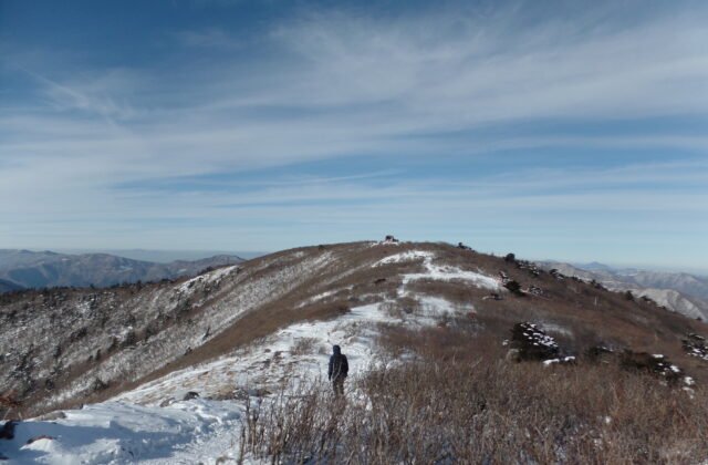 太白山覆雪的稜線（江原特別自治道太白）