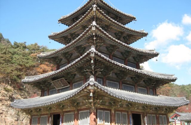 報恩法住寺的捌相殿，五層木造塔