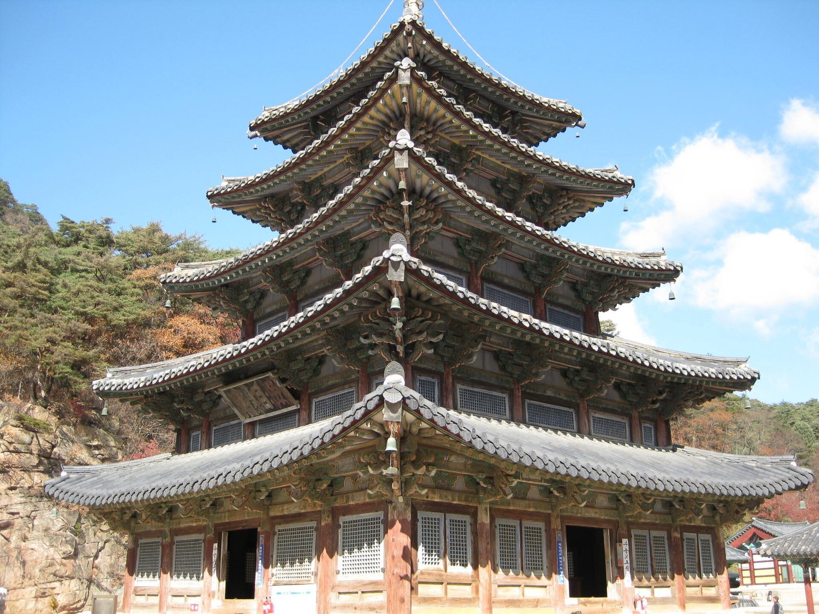 報恩法住寺的捌相殿，五層木造塔