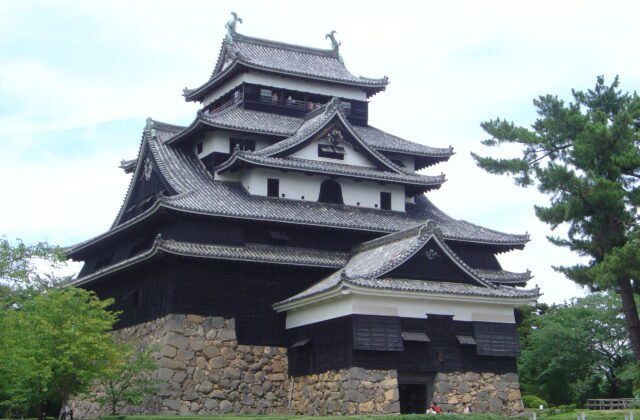 國寶松江城黑色木造五層天守