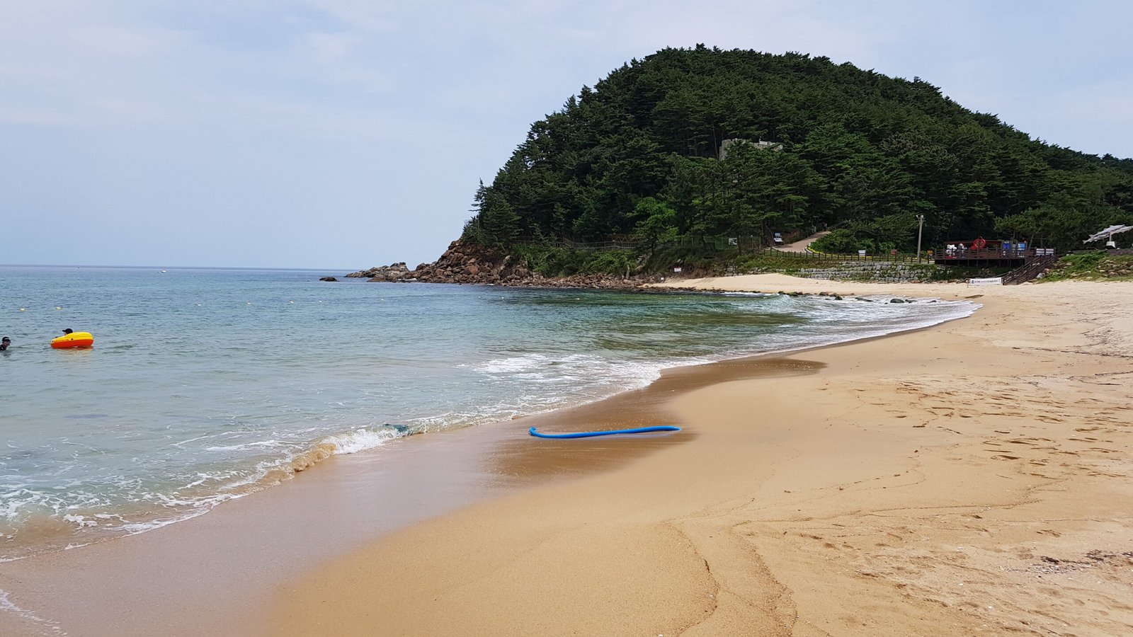 高城花津浦海邊全景