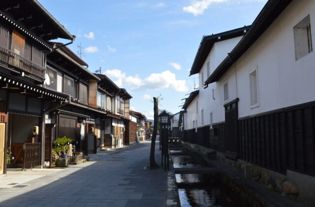 飛騨古川瀬戸川與白壁土蔵街錦鯉水道
