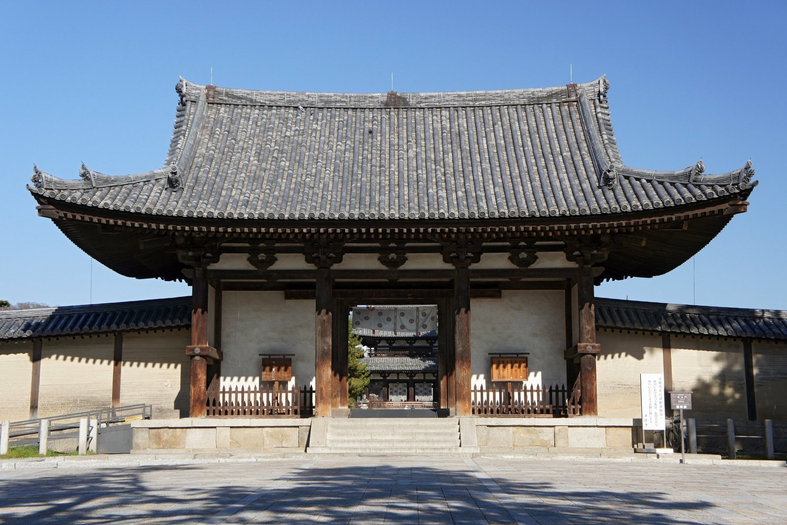 奈良斑鳩法隆寺南大門