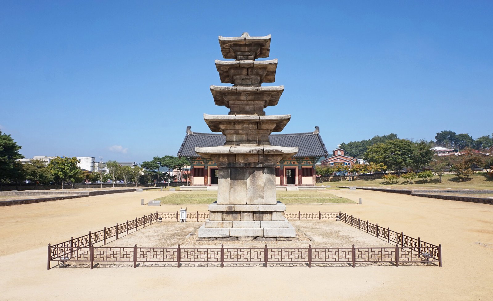 扶餘定林寺址五層石塔與講堂遺址