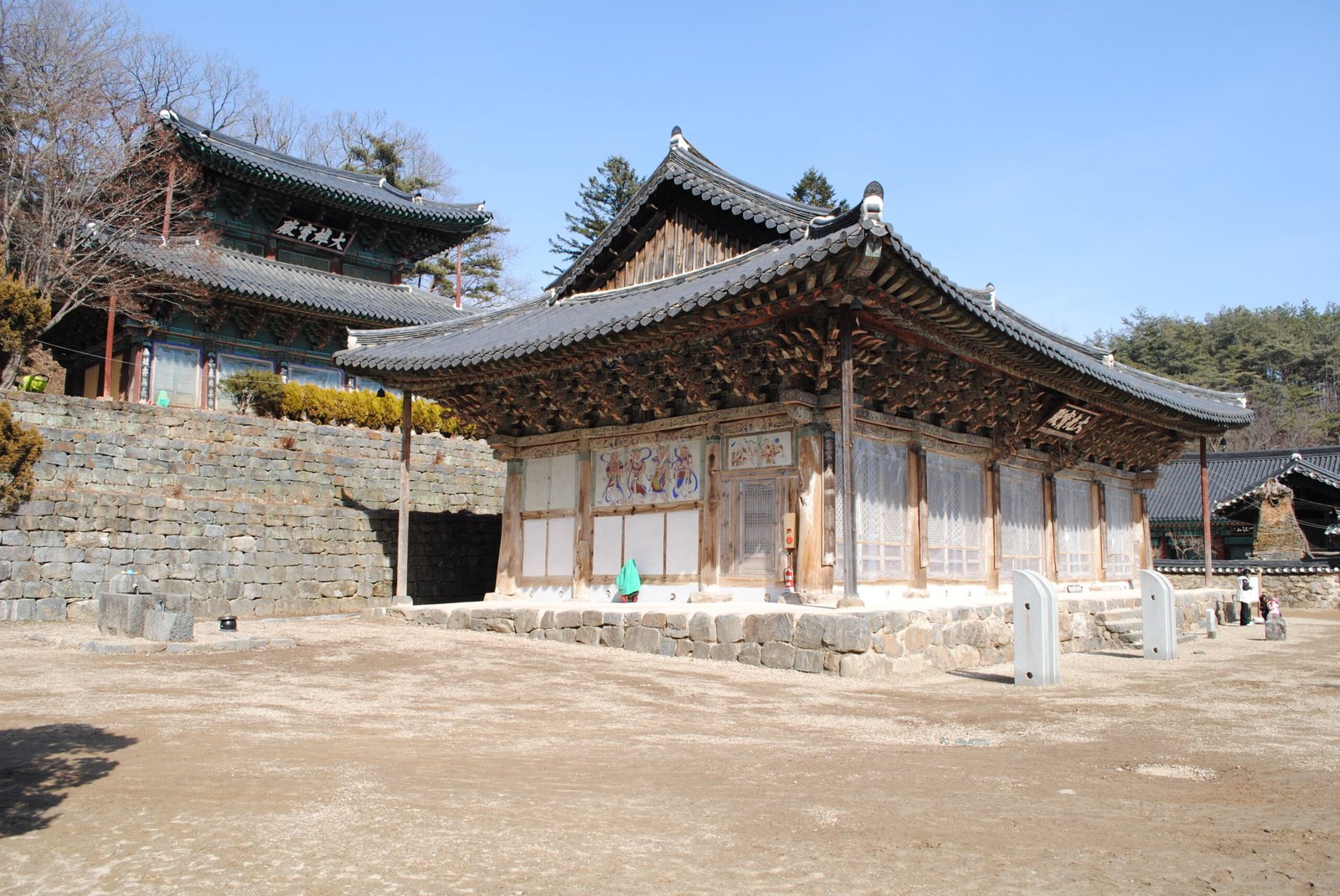 麻谷寺大光寶殿與五層石塔